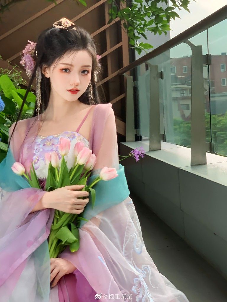 Authentic Hanfu Fashion for Summer:Embracing Traditional Elegance in Warm Weather Authentic Hanfu Fashion for Summer:Embracing Traditional Elegance in Warm Weather