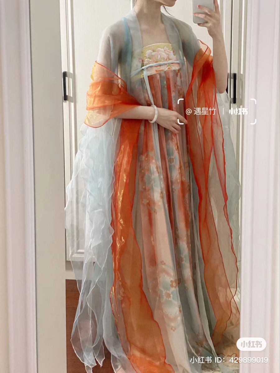 Bamboo Living:The Cultural Journey of Hanfu Fashion Through Ten Miles of Bamboo Grove Bamboo Living:The Cultural Journey of Hanfu Fashion Through Ten Miles of Bamboo Grove
