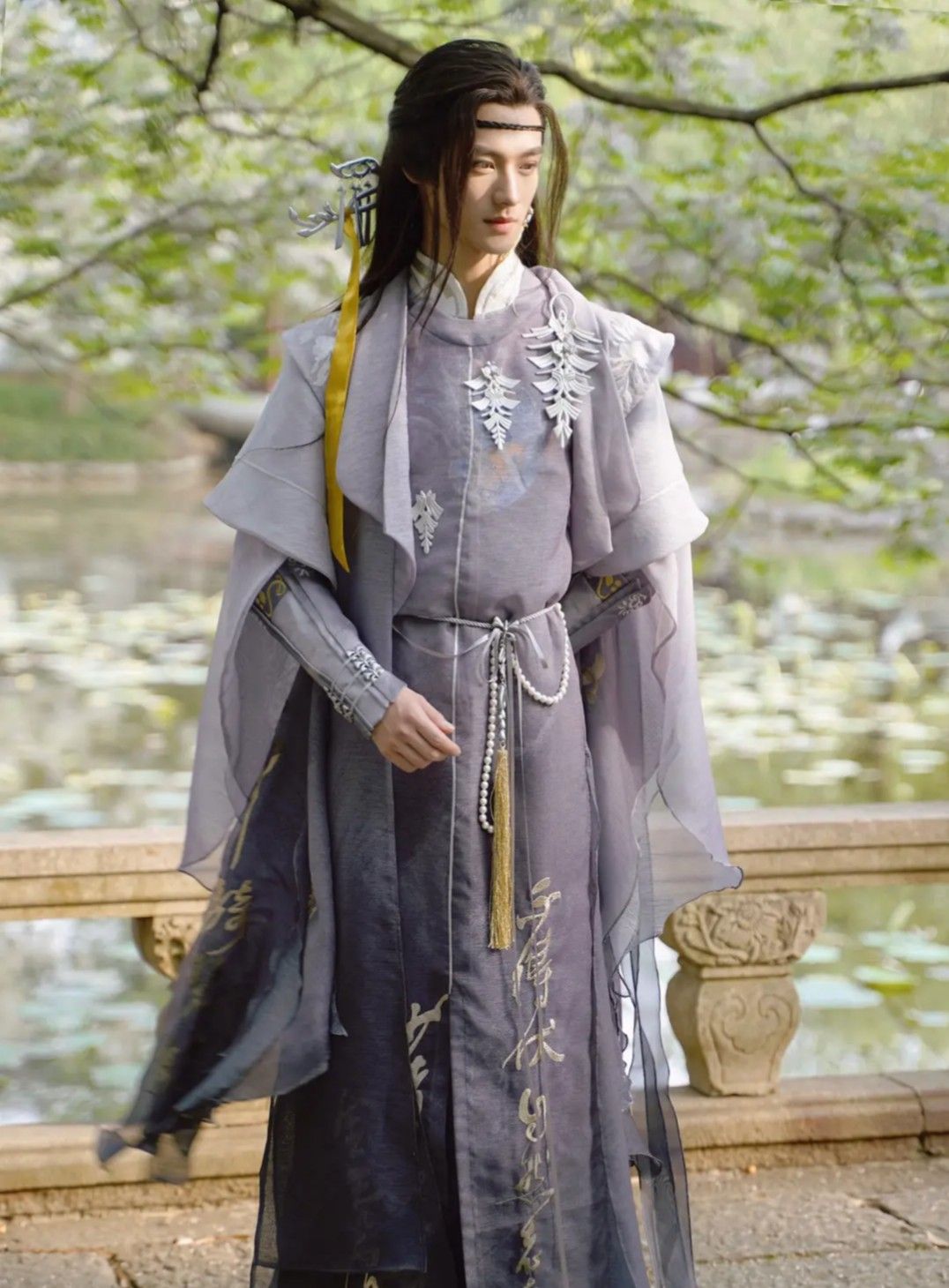 Water-Sleeved Hanfu:Exploring the Traditional Charm of Chinese Elementary Students Water-Sleeved Hanfu:Exploring the Traditional Charm of Chinese Elementary Students
