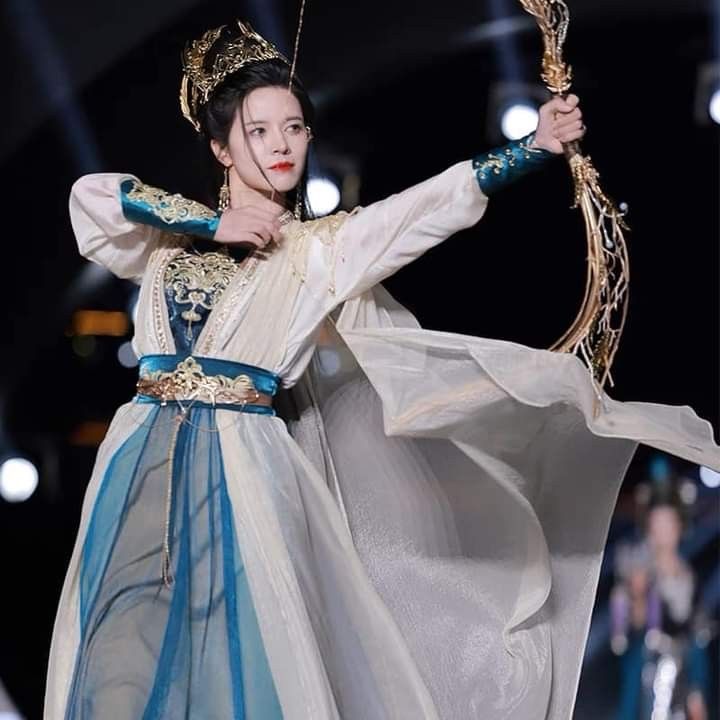 Embracing the New Style of 2021 Cheongsam for Curvier Figures Embracing the New Style of 2021 Cheongsam for Curvier Figures