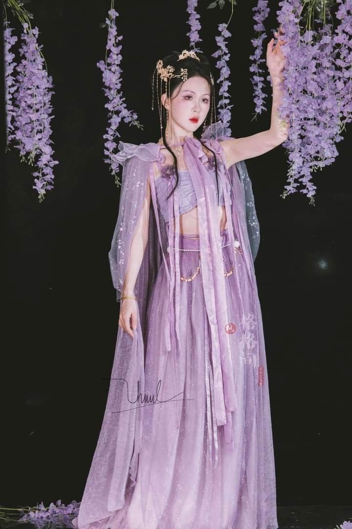 Winter Elegance in Extended Tall-Fit Cheongsam:A Fashion Statement Winter Elegance in Extended Tall-Fit Cheongsam:A Fashion Statement