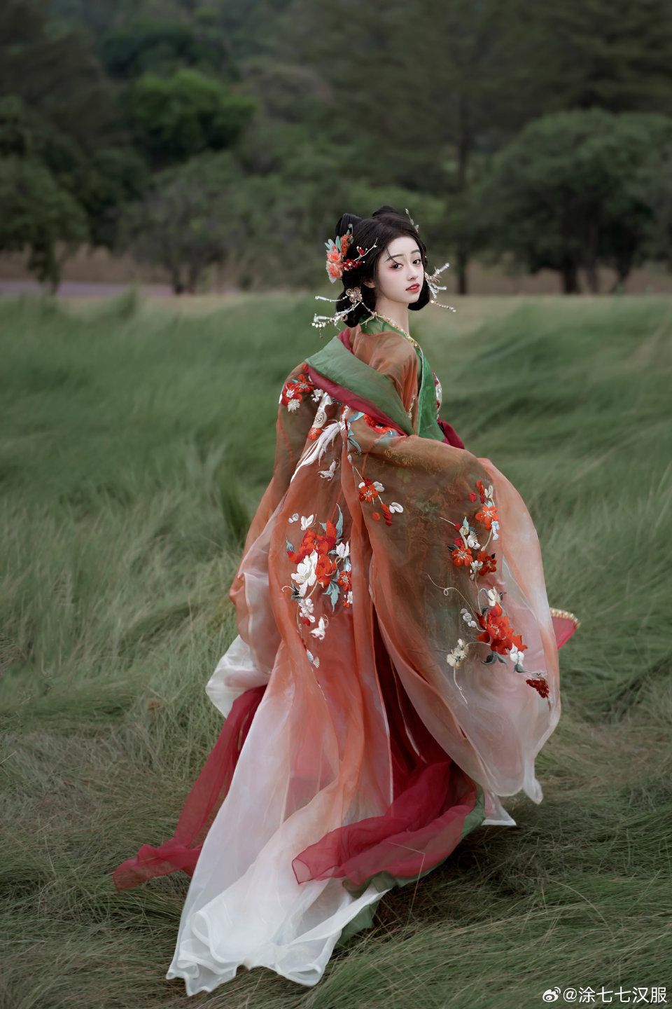 The Enchantment of Hanfu for an Eight-Year-Old Girl The Enchantment of Hanfu for an Eight-Year-Old Girl