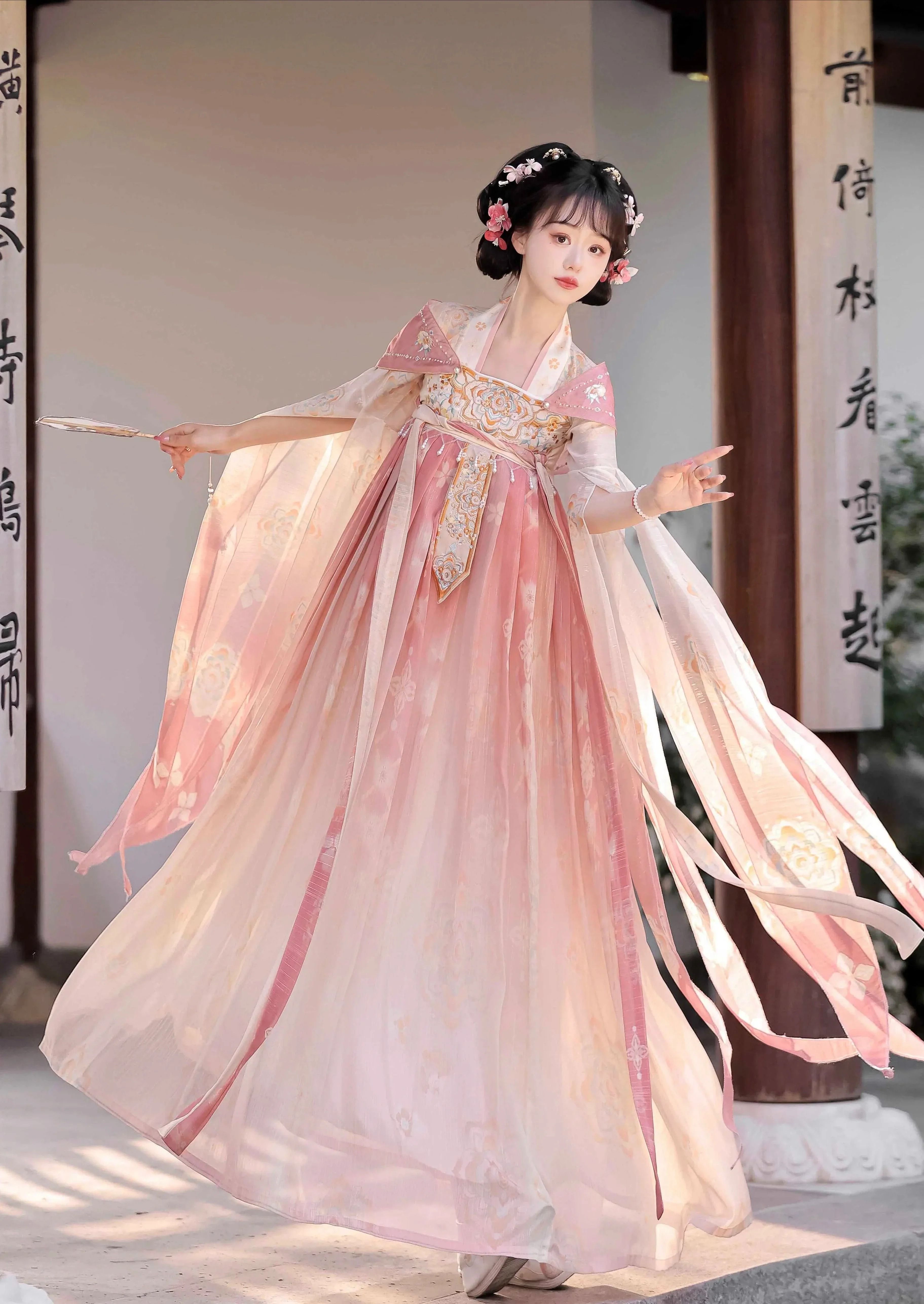 Embracing the New Wave of Qipao Fashion in Shanghai:A Glimpse into the World of Plus-Size Qipao Embracing the New Wave of Qipao Fashion in Shanghai:A Glimpse into the World of Plus-Size Qipao