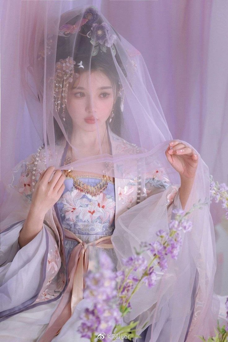 The Elegance of a Two-Piece Cheongsam:A Closer Look into Traditional Chinese Fashion The Elegance of a Two-Piece Cheongsam:A Closer Look into Traditional Chinese Fashion