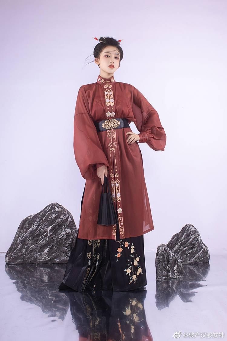 The Elegance of a Blue-Gray Cheongsam:A Cultural Journey The Elegance of a Blue-Gray Cheongsam:A Cultural Journey