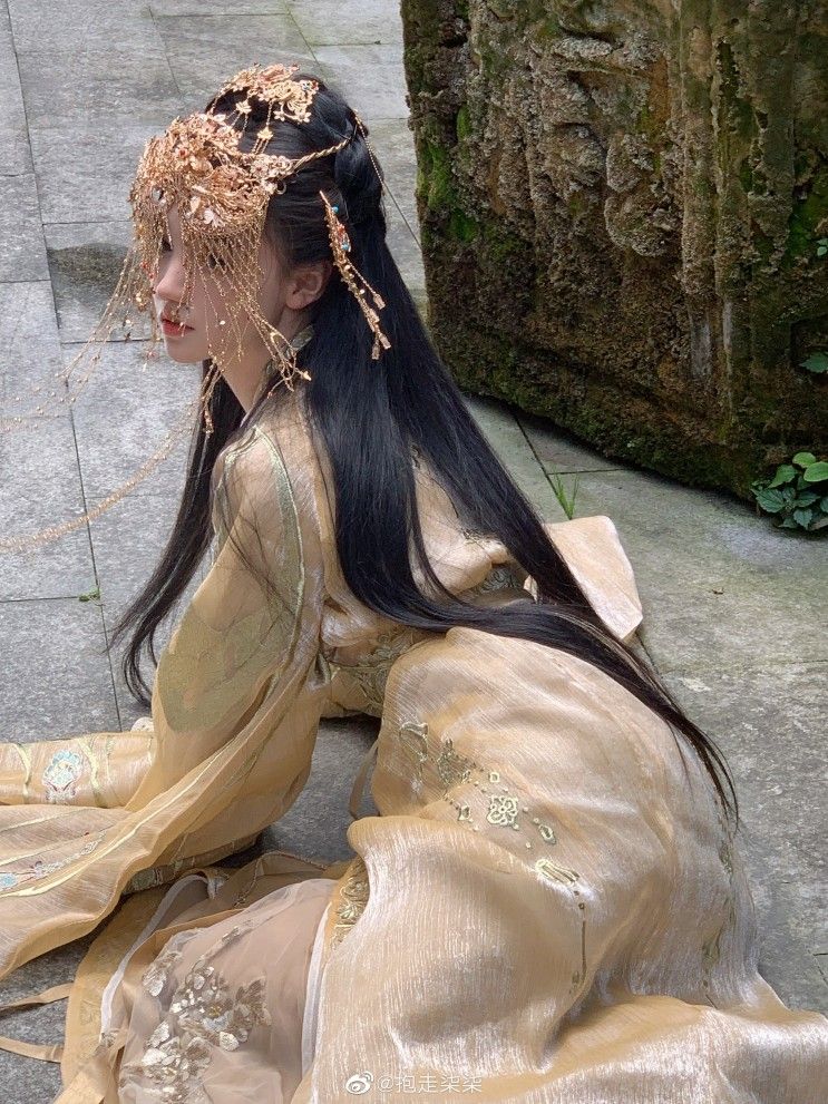 The Rise of High-End Fashion Qipao:A Blend of Tradition and Modernity The Rise of High-End Fashion Qipao:A Blend of Tradition and Modernity