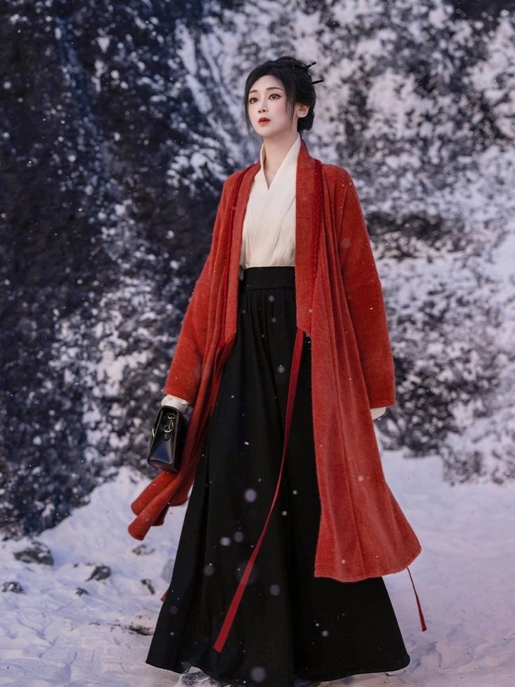 Versatile Little Leather Shoes and Cheongsam:A Perfect Match Versatile Little Leather Shoes and Cheongsam:A Perfect Match