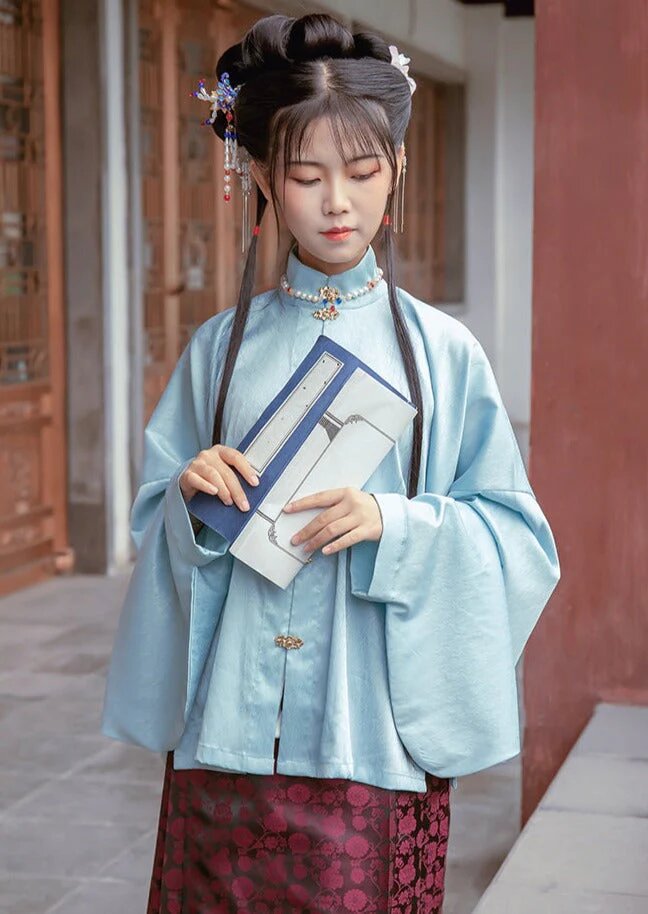 Red Tang Suit:A Chinese-Style Womens Clothing Ensemble Red Tang Suit:A Chinese-Style Womens Clothing Ensemble