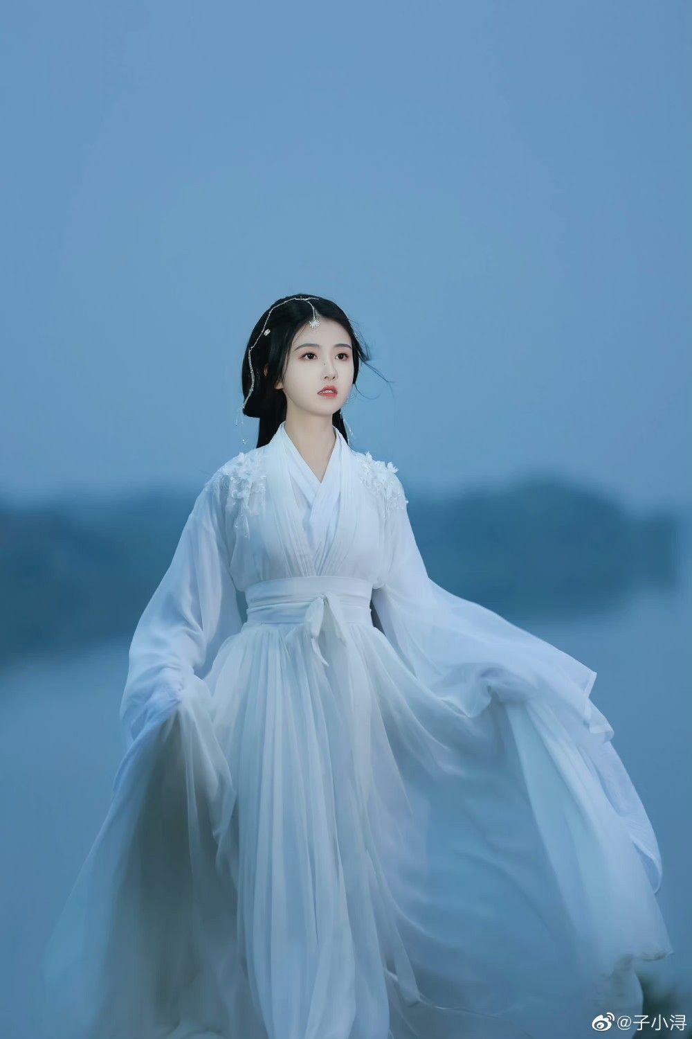 Winter Warm-Up:Girls Tangzhuang Hanfu Costumes with Extra Thickness for Cold Seasons Winter Warm-Up:Girls Tangzhuang Hanfu Costumes with Extra Thickness for Cold Seasons