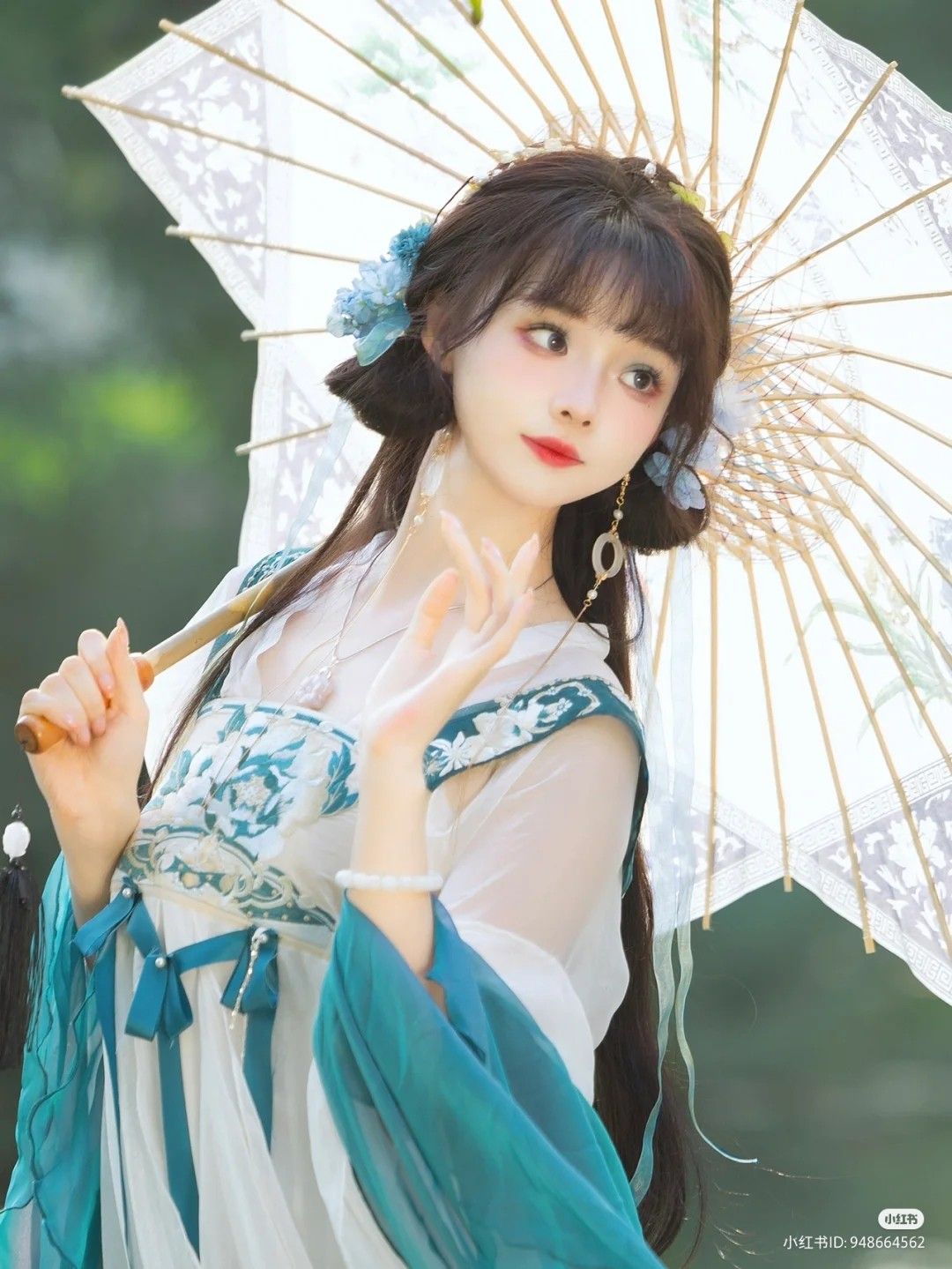 Zhongling Records:Hanfu Fashion and the Blooming Lotus of Hanshang Hualian Zhongling Records:Hanfu Fashion and the Blooming Lotus of Hanshang Hualian