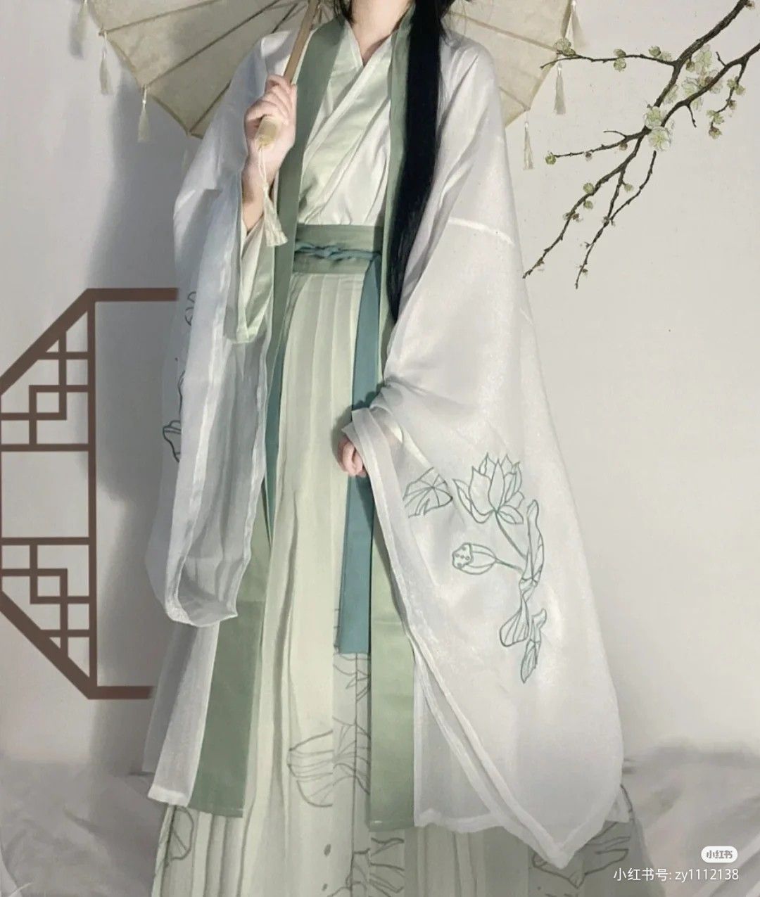Authentic Spring and Autumn Tang-Style Hanfu Costumes:A Journey into Traditional Chinese Elegance Authentic Spring and Autumn Tang-Style Hanfu Costumes:A Journey into Traditional Chinese Elegance