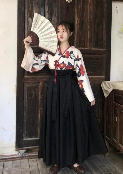 Maternal-Child Fashion Fusion:The Evolution of Qipao in Modern Mother-Daughter Duos Maternal-Child Fashion Fusion:The Evolution of Qipao in Modern Mother-Daughter Duos