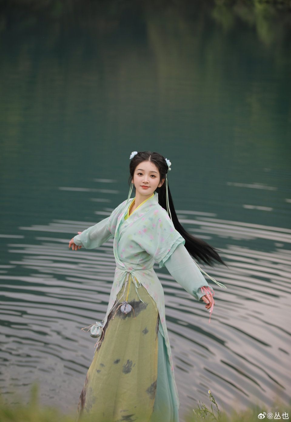 Winter Childrens Hanfu Fashion:A仙风道骨的Journey into the Realm of Fairyland Winter Childrens Hanfu Fashion:A仙风道骨的Journey into the Realm of Fairyland
