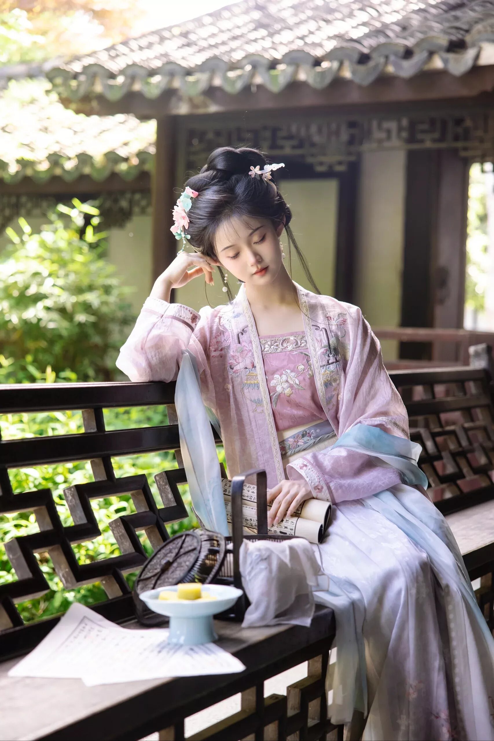 The Fusion of Classic Charm:An Elegant Blend of Cheongsam and Skirt The Fusion of Classic Charm:An Elegant Blend of Cheongsam and Skirt