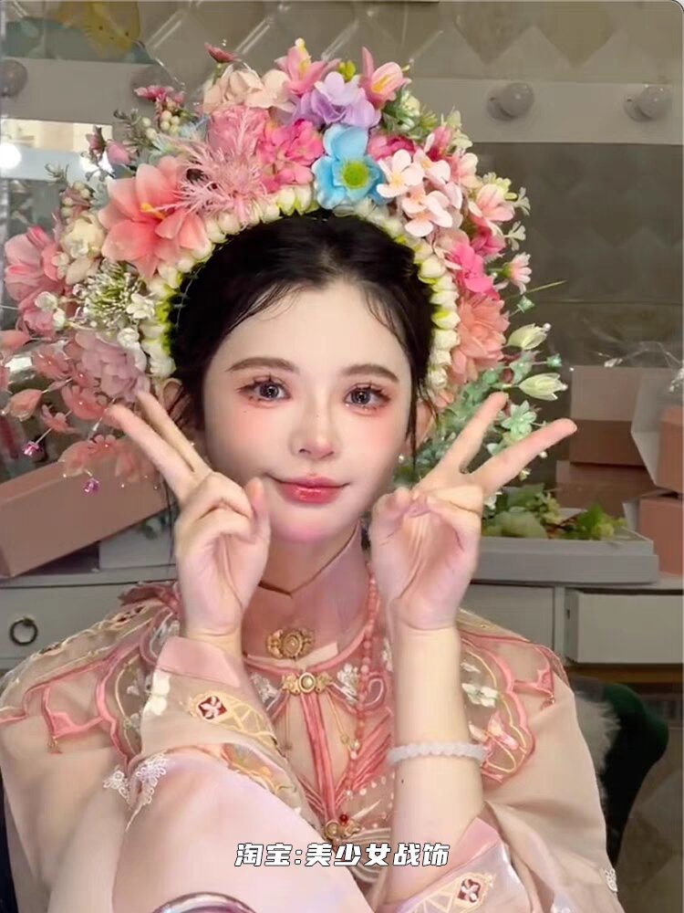 The Splendor of Ancient Costumes:The Robe of Silk in Traditional Chinese Attire The Splendor of Ancient Costumes:The Robe of Silk in Traditional Chinese Attire