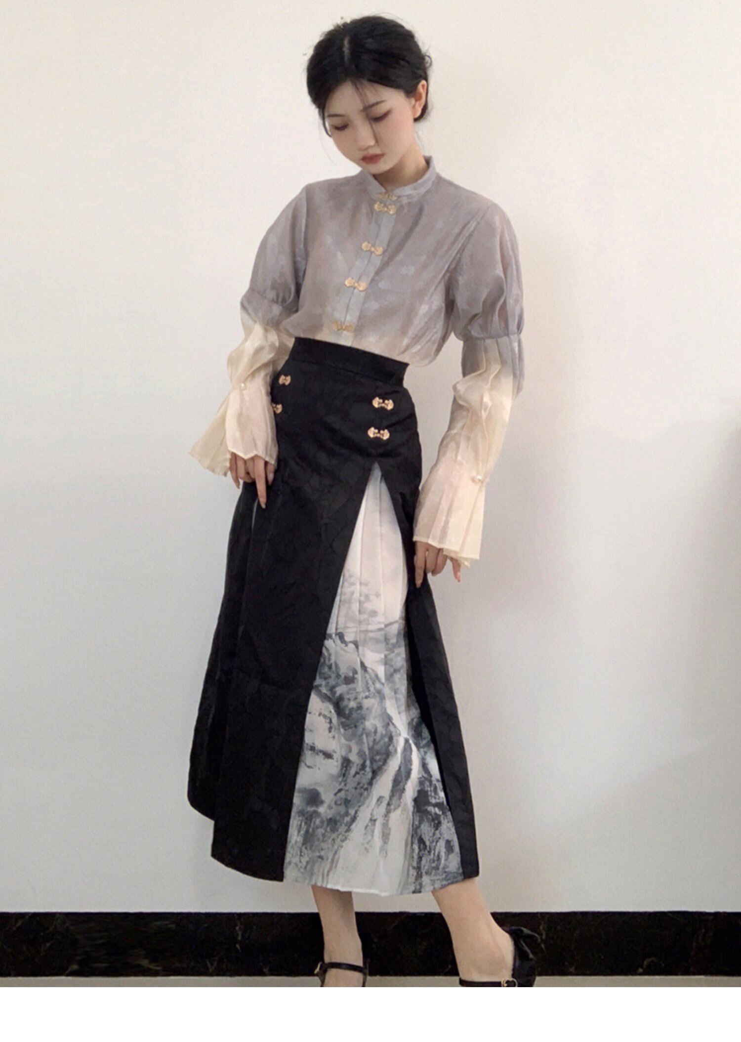 Chic Cheongsam with Open Jacket and New Style Shawl-Collar:A Blend of Tradition and Modernity Chic Cheongsam with Open Jacket and New Style Shawl-Collar:A Blend of Tradition and Modernity