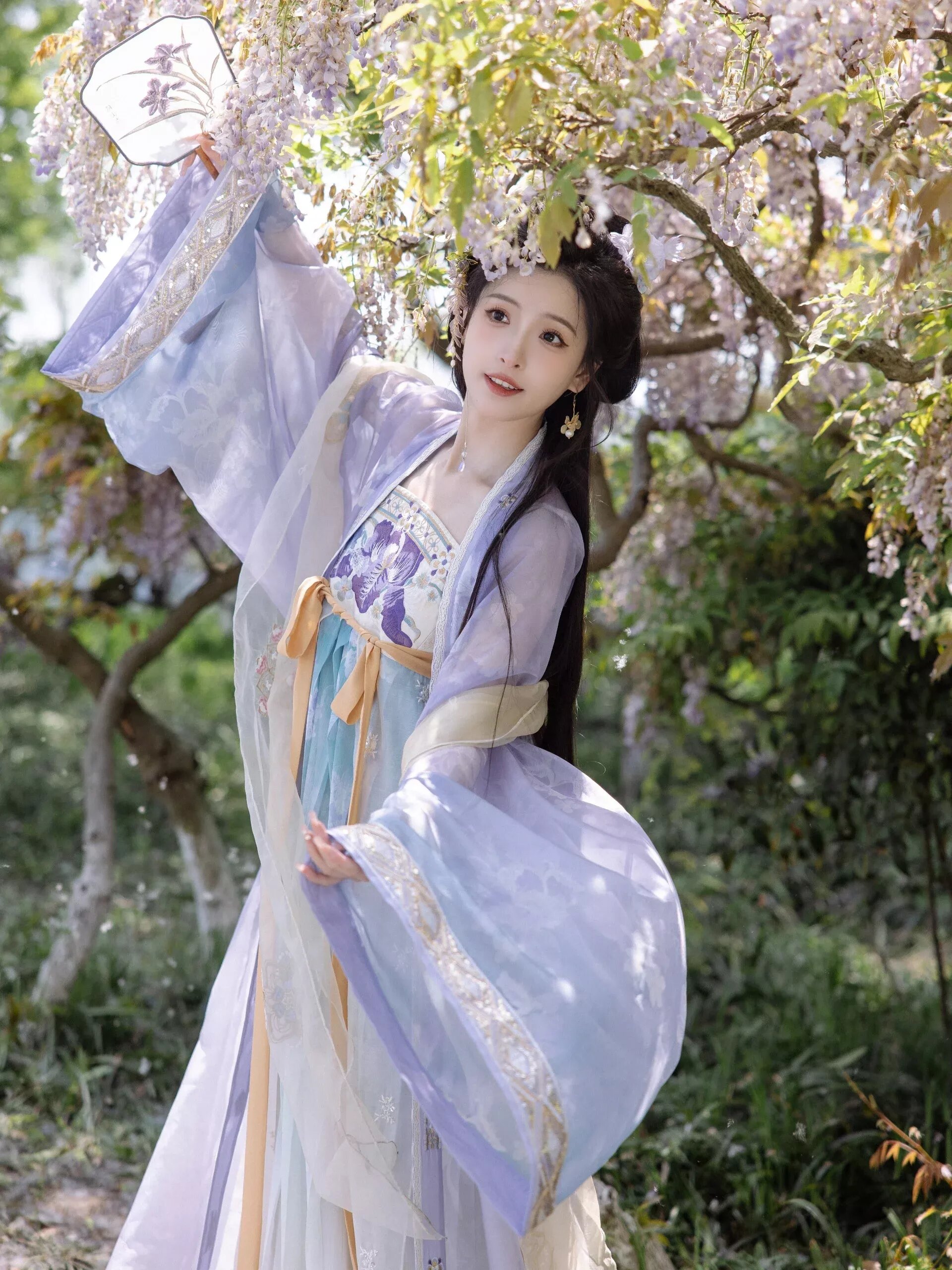 The Splendor of Hanfu Cloud-Shoulder:A Look into the Ming-Style Womens Clothing The Splendor of Hanfu Cloud-Shoulder:A Look into the Ming-Style Womens Clothing