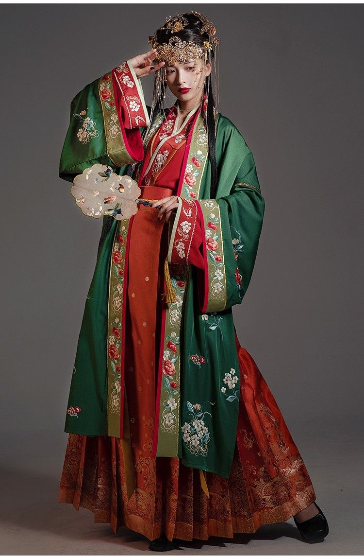 The Vibrant Charm of Green Tang Suit:A Cultural Icon of Chinese Heritage The Vibrant Charm of Green Tang Suit:A Cultural Icon of Chinese Heritage