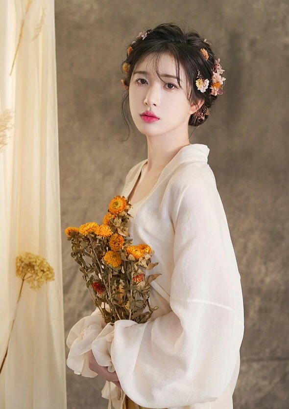 Embracing the Plus-Size Halter-Style Hanfu Fashion:A Journey into Comfort and Style Embracing the Plus-Size Halter-Style Hanfu Fashion:A Journey into Comfort and Style