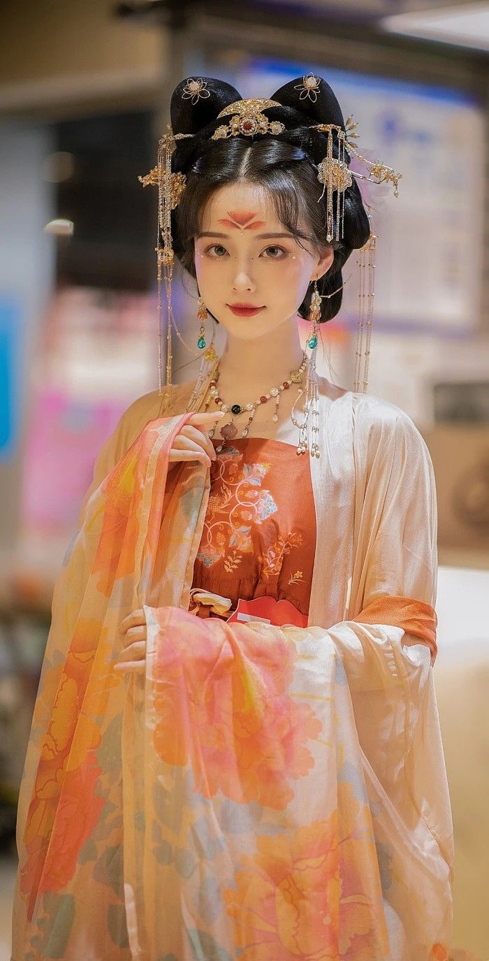 White Deer Style Hanfu:Exploring the Trend of Traditional Chinese Fashion White Deer Style Hanfu:Exploring the Trend of Traditional Chinese Fashion