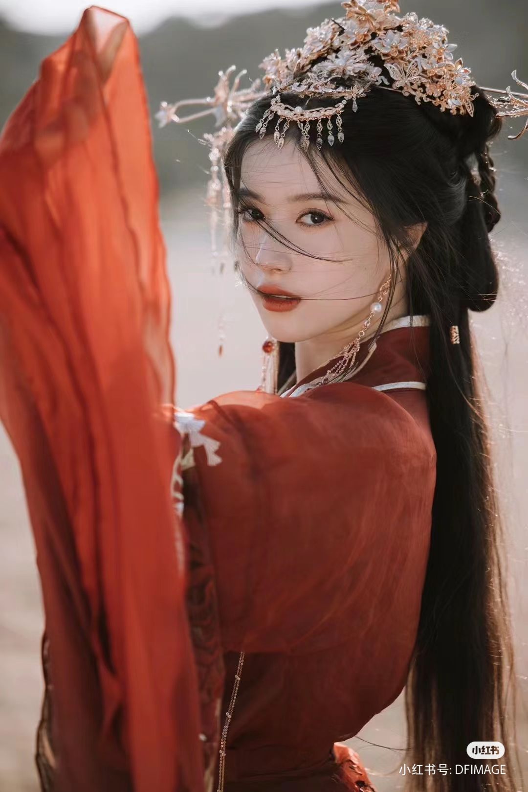 Exploring the World of Wei Wuxiand’s Traditional Hanfu Fashion Exploring the World of Wei Wuxiand’s Traditional Hanfu Fashion