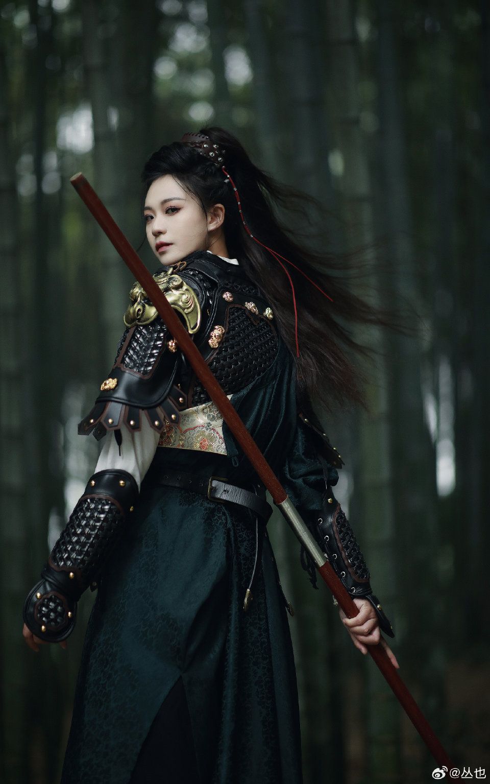 Dragon Year Celebration:A Winter Tale of a Hanfu Girls New Years Greeting Dragon Year Celebration:A Winter Tale of a Hanfu Girls New Years Greeting