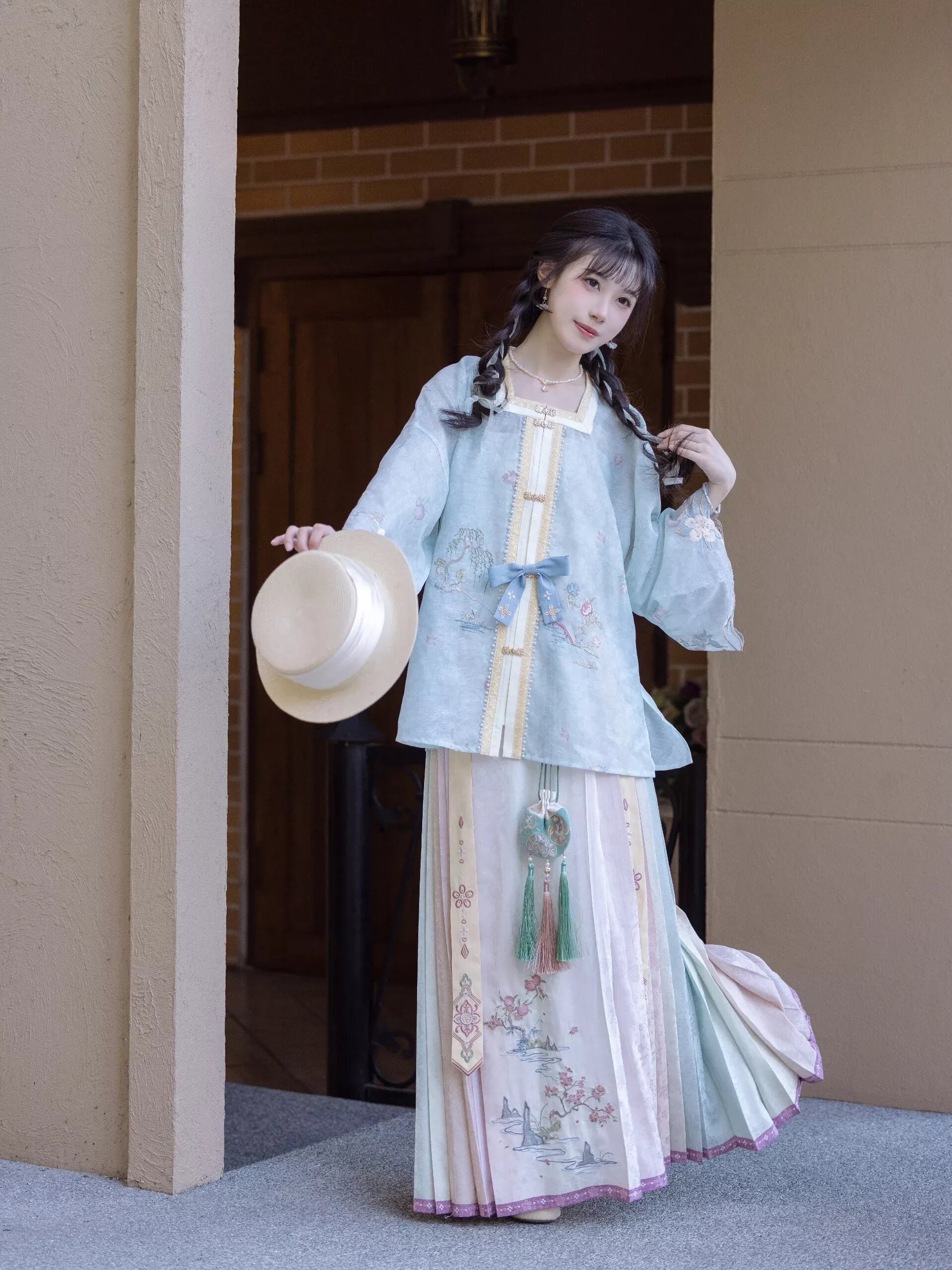 Summer Girls Short-Style Hanfu:A Blend of Tradition and Modernity Summer Girls Short-Style Hanfu:A Blend of Tradition and Modernity