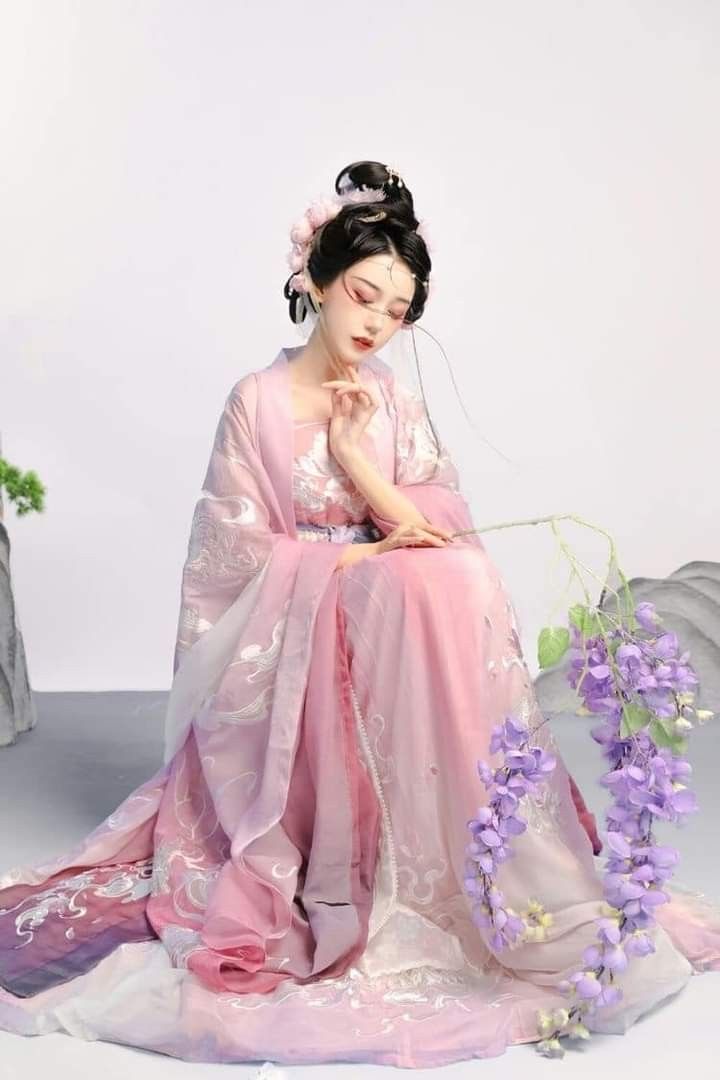 Sub-Jin Original Hanfu:The Charm of Chest-High Traditional Beauty Sub-Jin Original Hanfu:The Charm of Chest-High Traditional Beauty