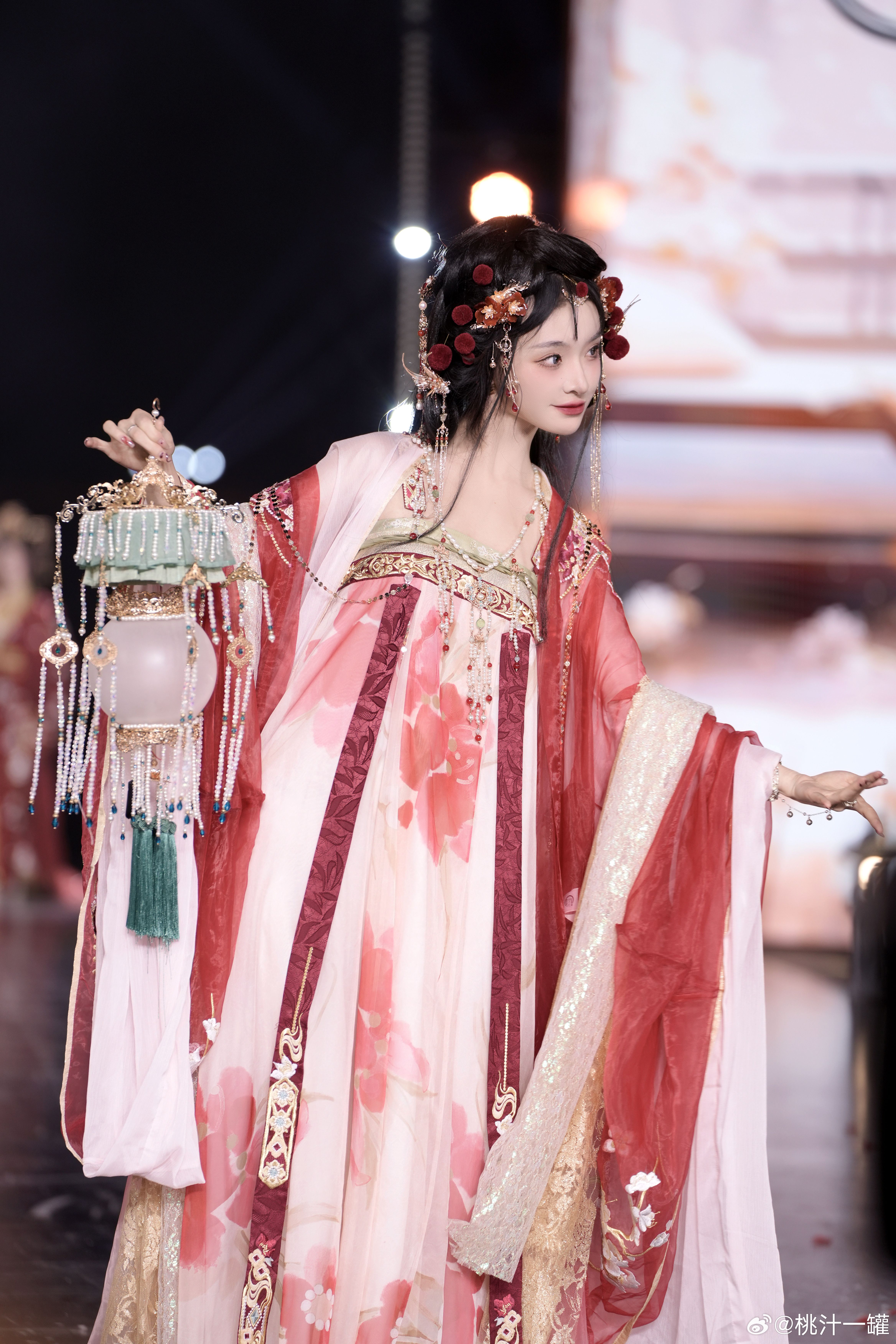 Children in the Splendor of Five Tigers:The Allure of Hanfu Fashion Children in the Splendor of Five Tigers:The Allure of Hanfu Fashion