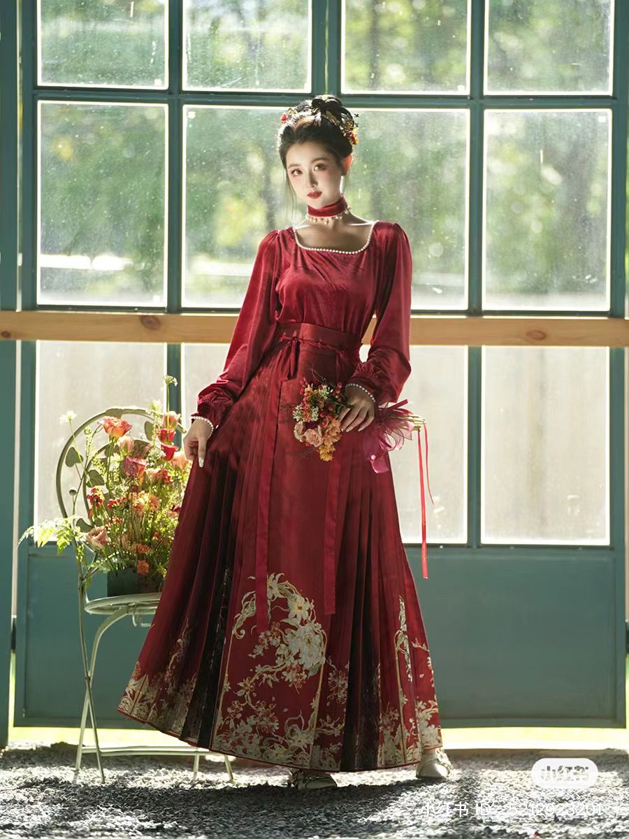 Reimagining the Cheongsam with Modern Bag Accessories Reimagining the Cheongsam with Modern Bag Accessories