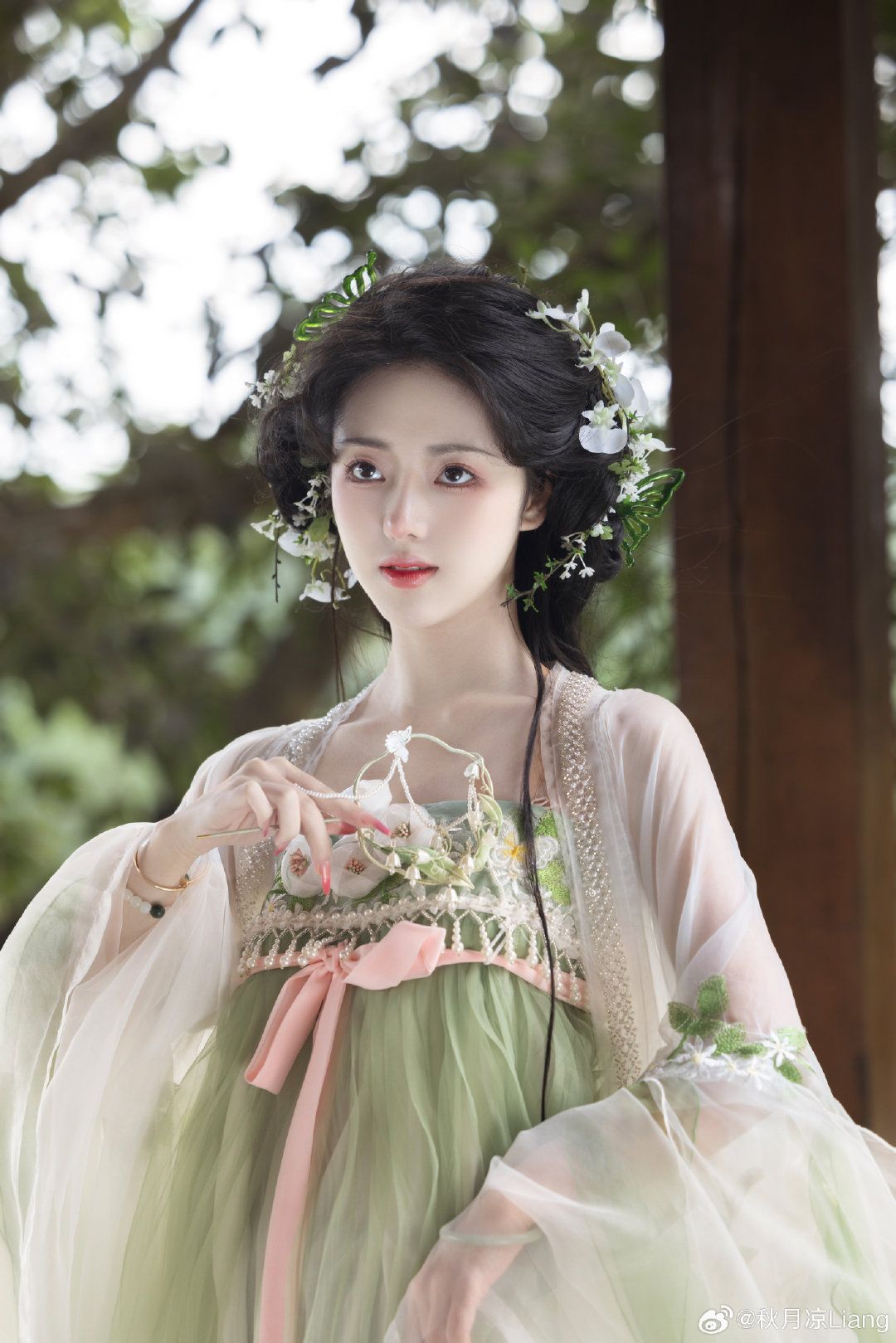 Spring and Autumn Hanfu Girls Costumes:The Charm of Traditional Hanfu for Little Girls