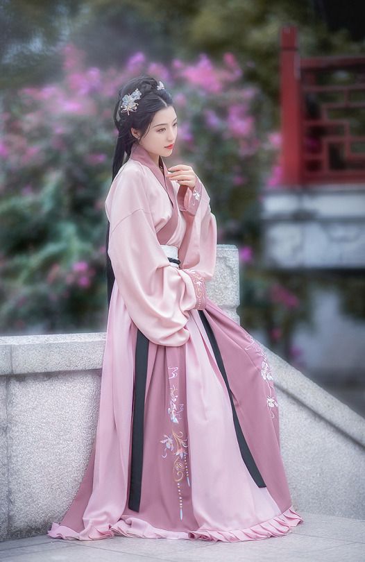 The Allure of Linen Cheongsam:A Traditional Elegance The Allure of Linen Cheongsam:A Traditional Elegance