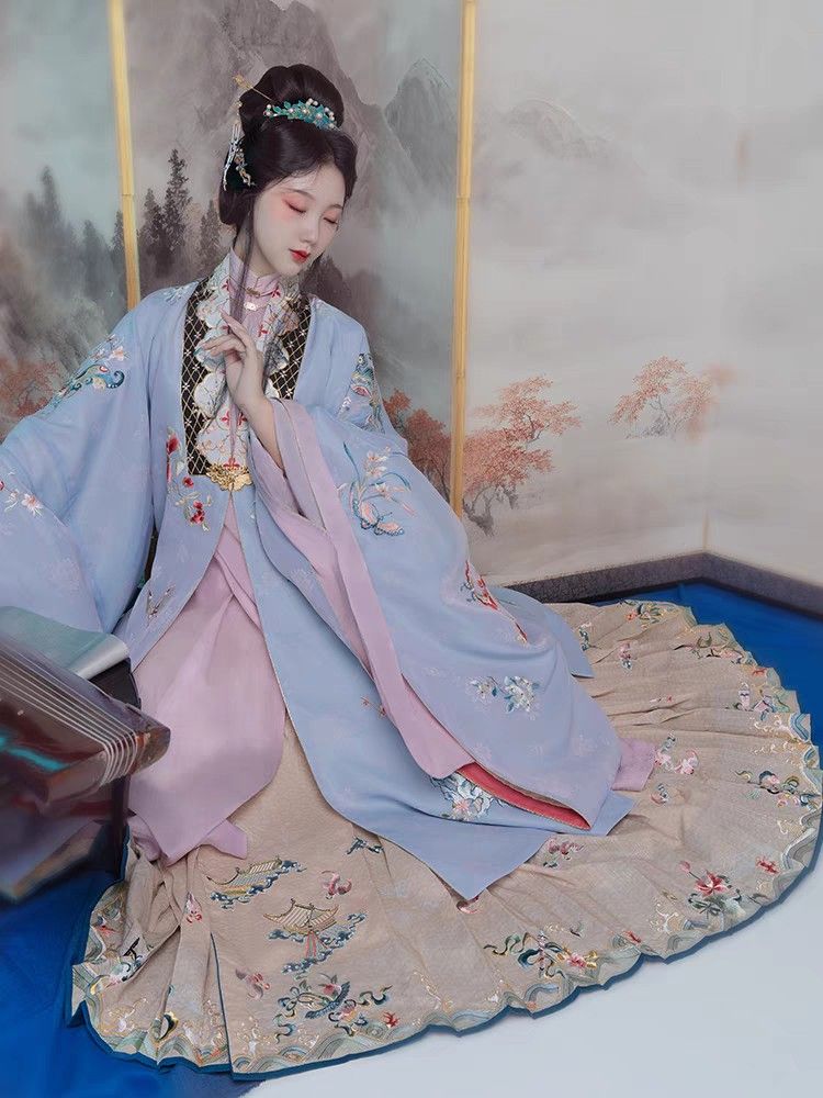 Childrens Short-Style Horseface Skirt:A Summer Hanfu Fashion Guide Childrens Short-Style Horseface Skirt:A Summer Hanfu Fashion Guide