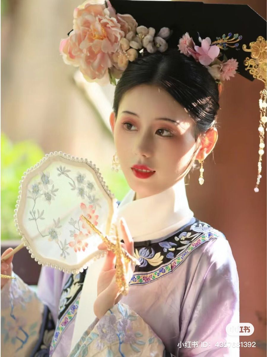 Enhanced Hourglass-Styled Cheongsam Dress:A Blend of Tradition and Modernity Enhanced Hourglass-Styled Cheongsam Dress:A Blend of Tradition and Modernity
