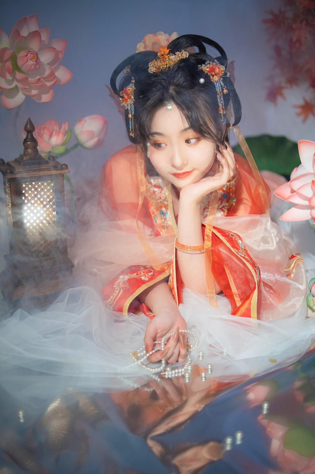 The Splendid World of Hanfu Embroidery:Laces and Trims as a Key Element The Splendid World of Hanfu Embroidery:Laces and Trims as a Key Element