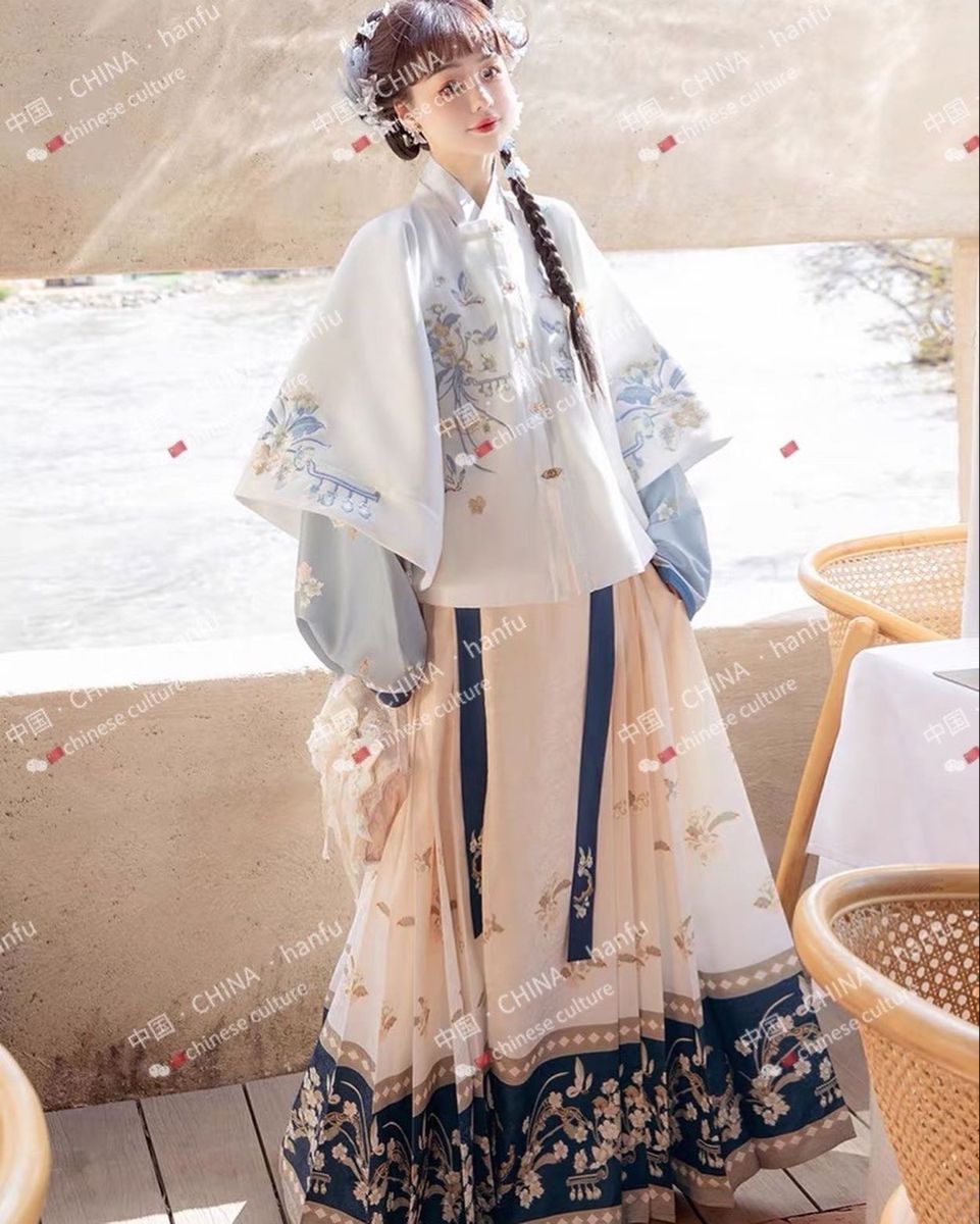 Petite Charm:The Newest Cheongsam Dress Styles for Women Petite Charm:The Newest Cheongsam Dress Styles for Women