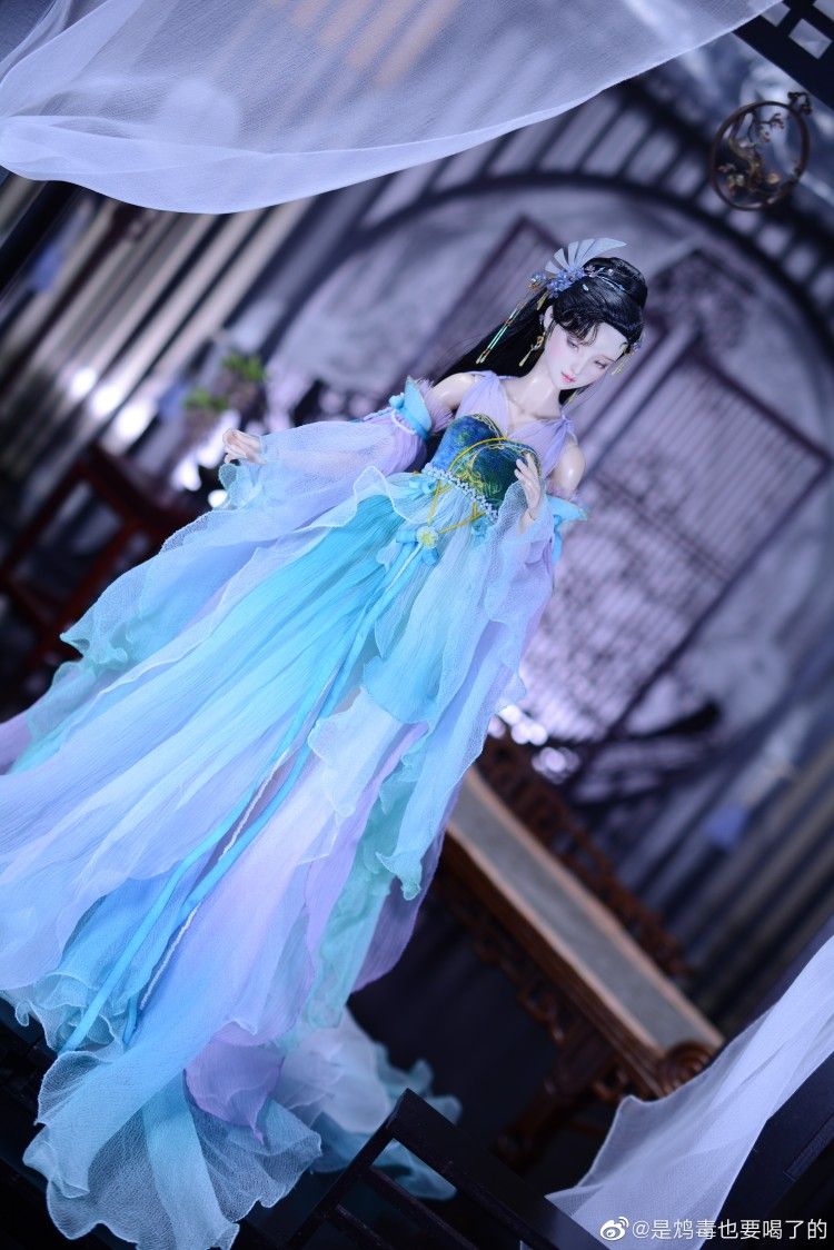 Vintage-Style Cheongsam Two-Piece Set:A Blend of Tradition and Modernity Vintage-Style Cheongsam Two-Piece Set:A Blend of Tradition and Modernity
