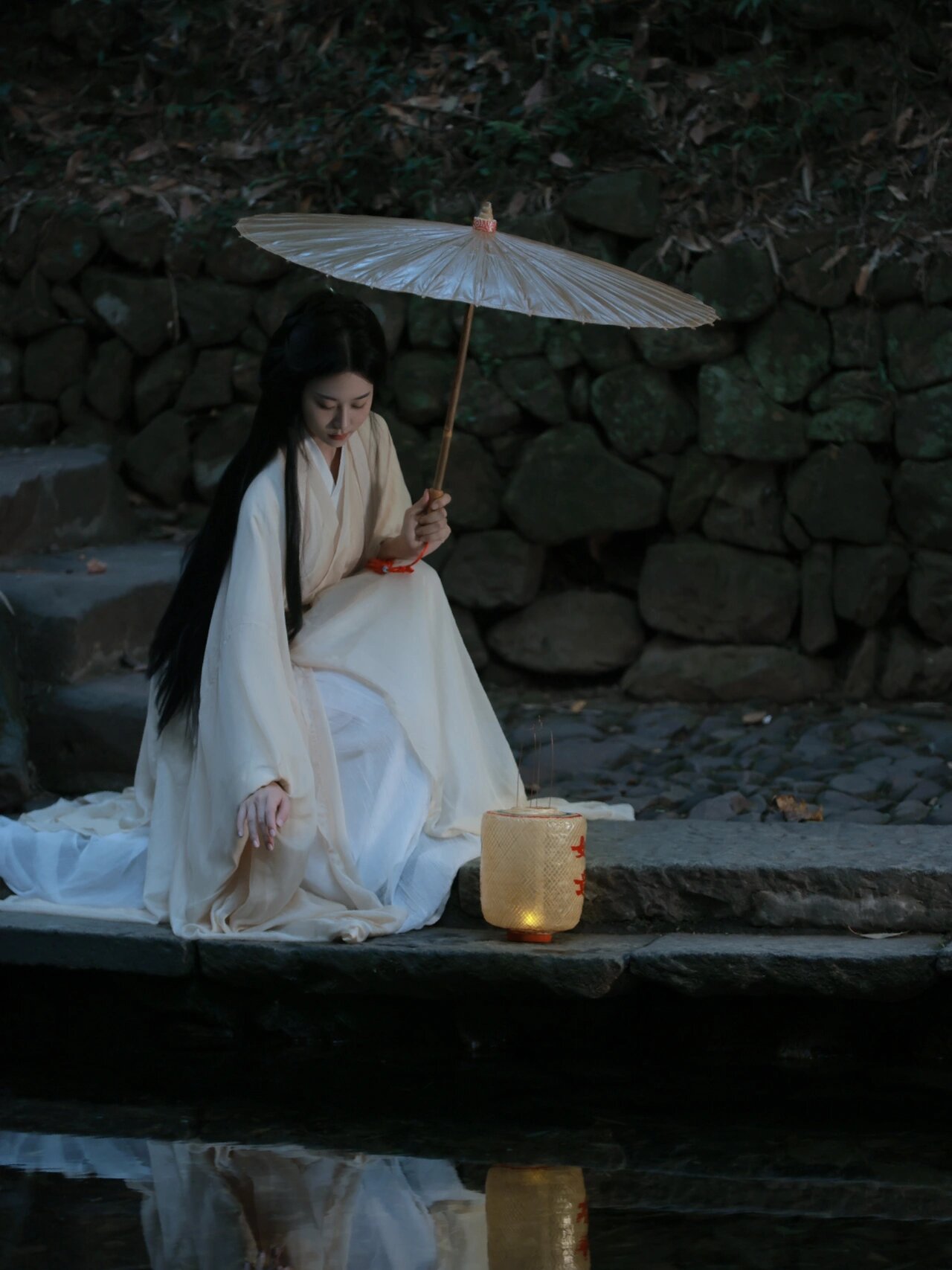 Traditional Tang-Style Hanfu Fashion for Modern Chinese Women:Embracing the Youthful Chinese Vogue Traditional Tang-Style Hanfu Fashion for Modern Chinese Women:Embracing the Youthful Chinese Vogue