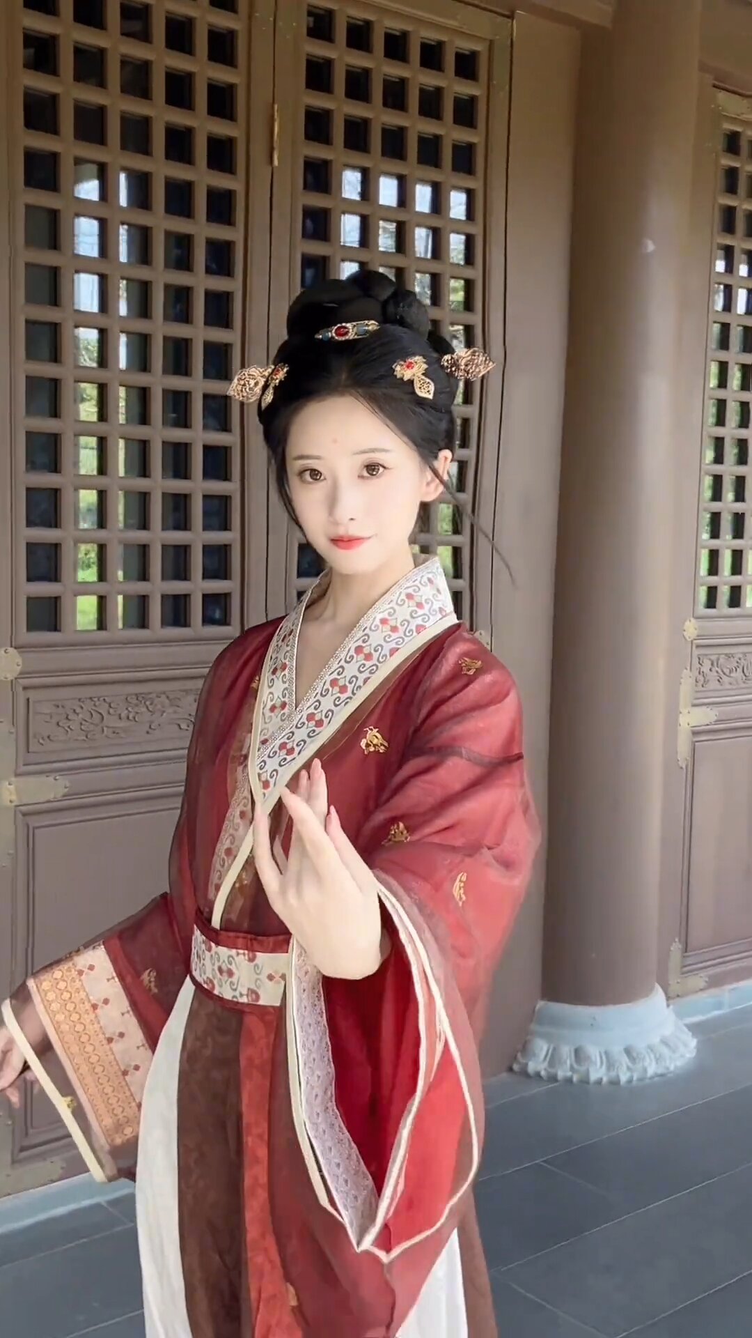 The Splendor of Ming-Style Yellow Hanfu:A Journey into Traditional Chinese Elegance The Splendor of Ming-Style Yellow Hanfu:A Journey into Traditional Chinese Elegance