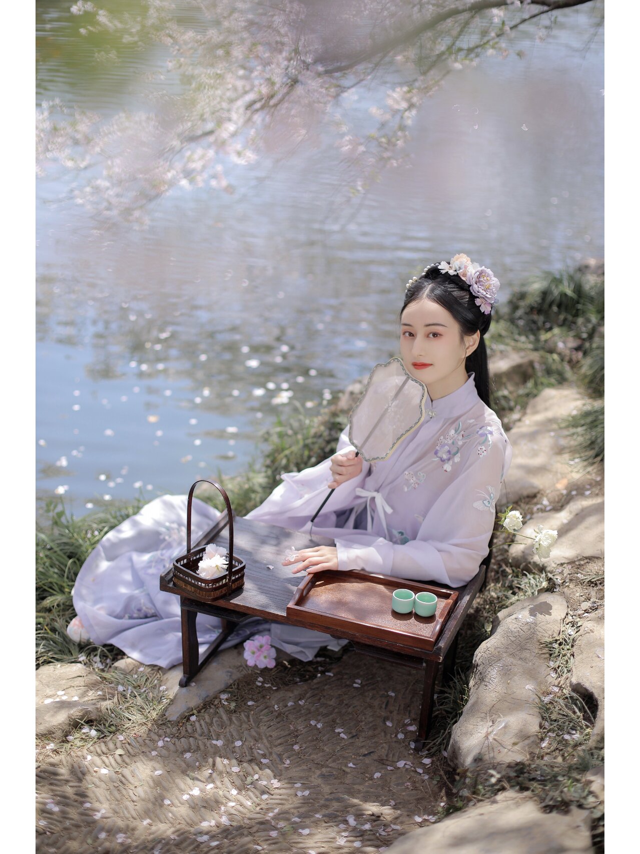 Traditional Chinese Style Embroidery on Hanfu:A Blend of Ancient and Modern Elegance Traditional Chinese Style Embroidery on Hanfu:A Blend of Ancient and Modern Elegance