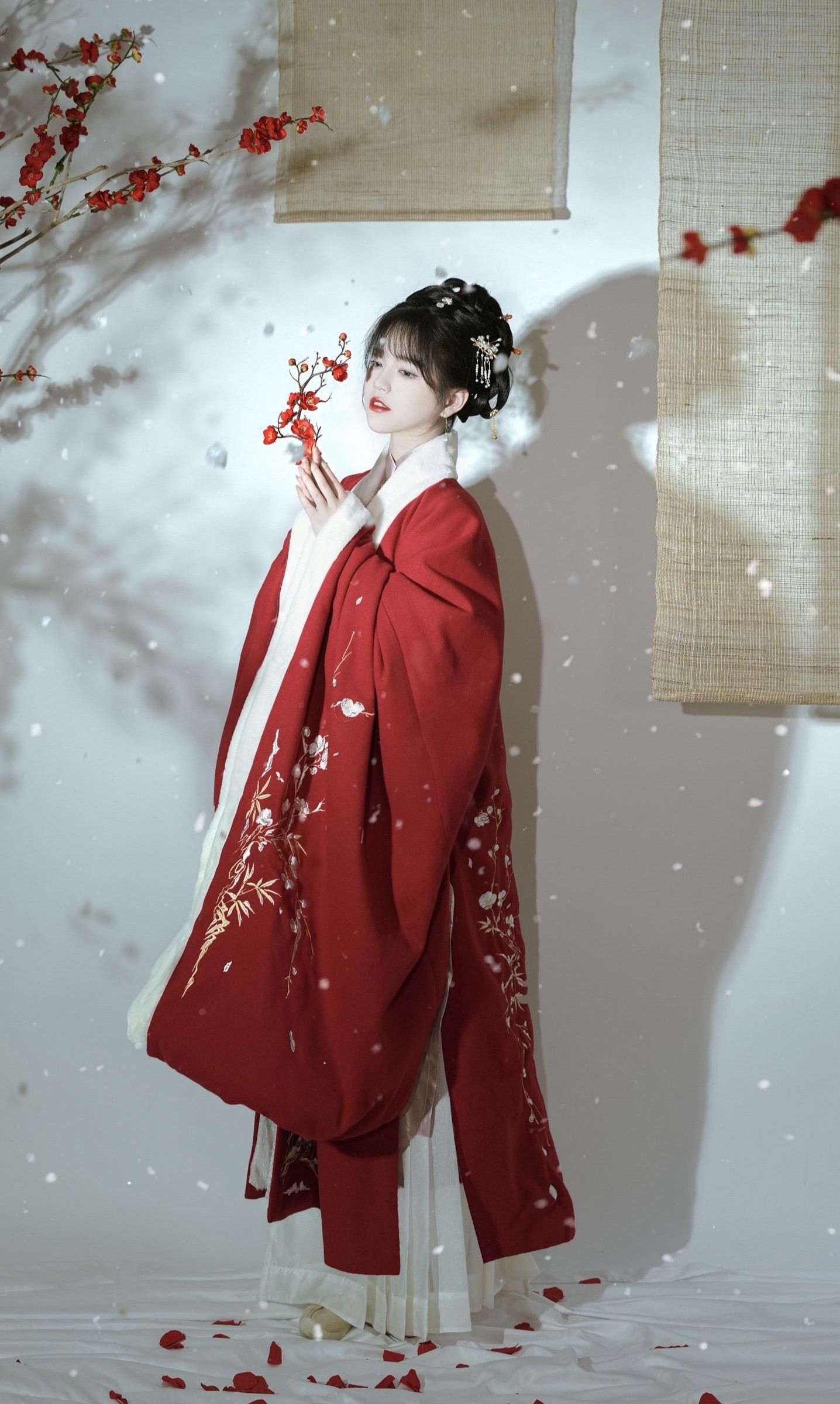 Red Cheongsam Bride:Neo-Chinese Engagement Ceremony Red Cheongsam Bride:Neo-Chinese Engagement Ceremony
