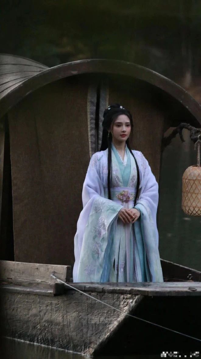 Summer Cheongsam Elegance:A Ladys Guide to Styling Traditional Qipao Summer Cheongsam Elegance:A Ladys Guide to Styling Traditional Qipao