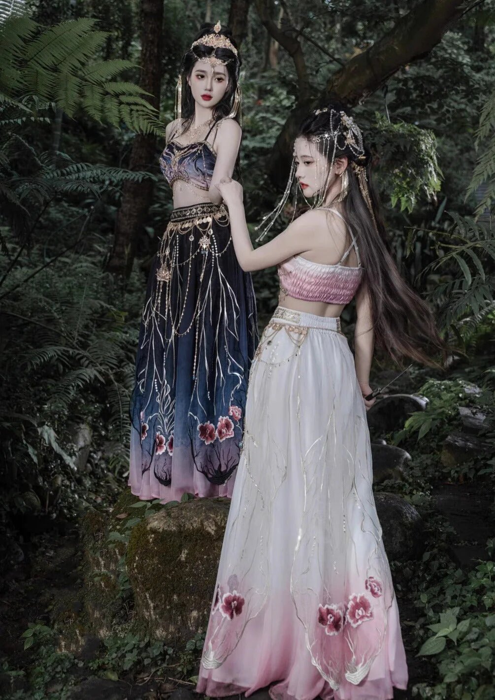 The Significance of Red Ribbons in Hanfu Headwear The Significance of Red Ribbons in Hanfu Headwear