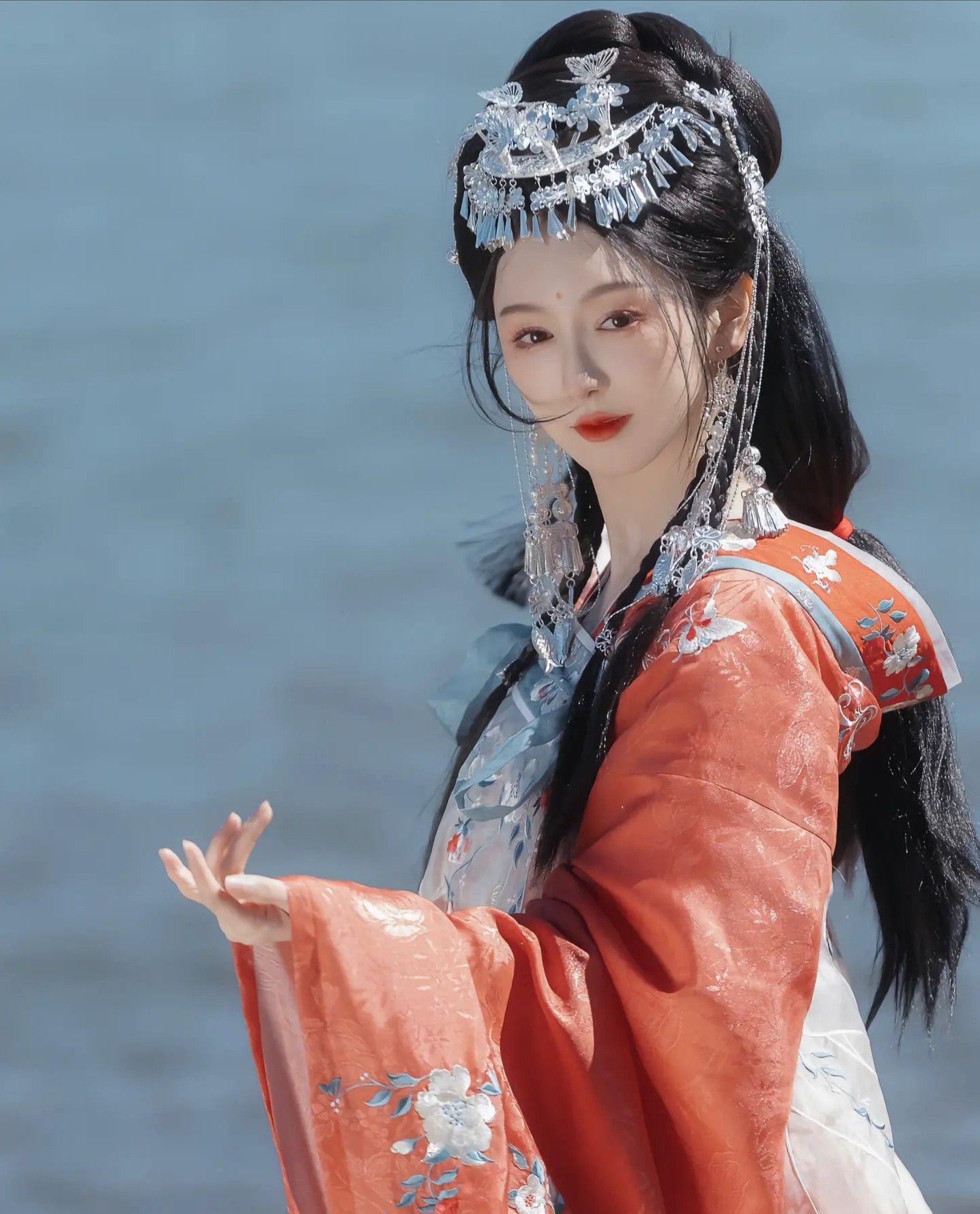 The 12-Year-Old Girls Ma Mian Skirt:A Cultural Icon of Chinese Traditional Beauty The 12-Year-Old Girls Ma Mian Skirt:A Cultural Icon of Chinese Traditional Beauty
