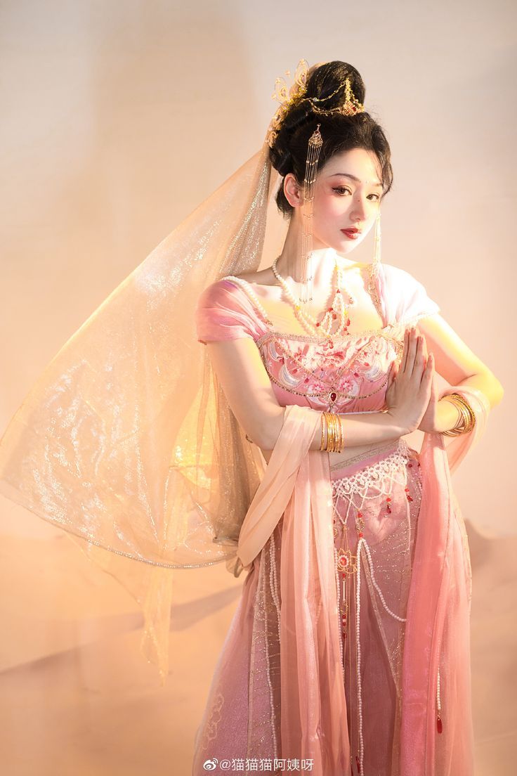 The Splendor of Hanfu:The Headdress of the Little Wealth God with Traditional Hair Accessories The Splendor of Hanfu:The Headdress of the Little Wealth God with Traditional Hair Accessories
