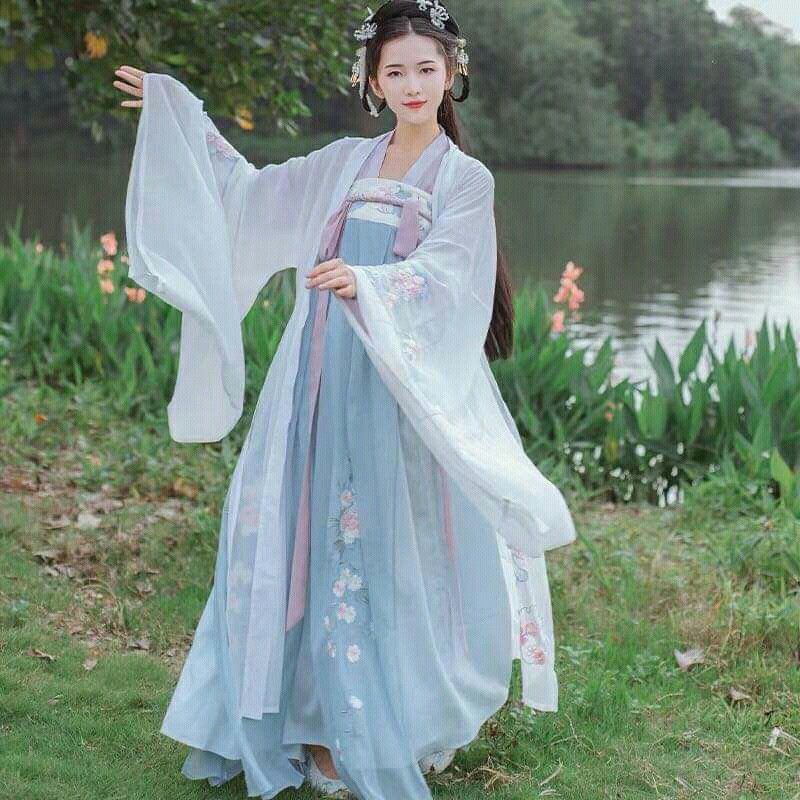 The Evolution of Fish-Pattern Cheongsam:A Cultural Journey The Evolution of Fish-Pattern Cheongsam:A Cultural Journey