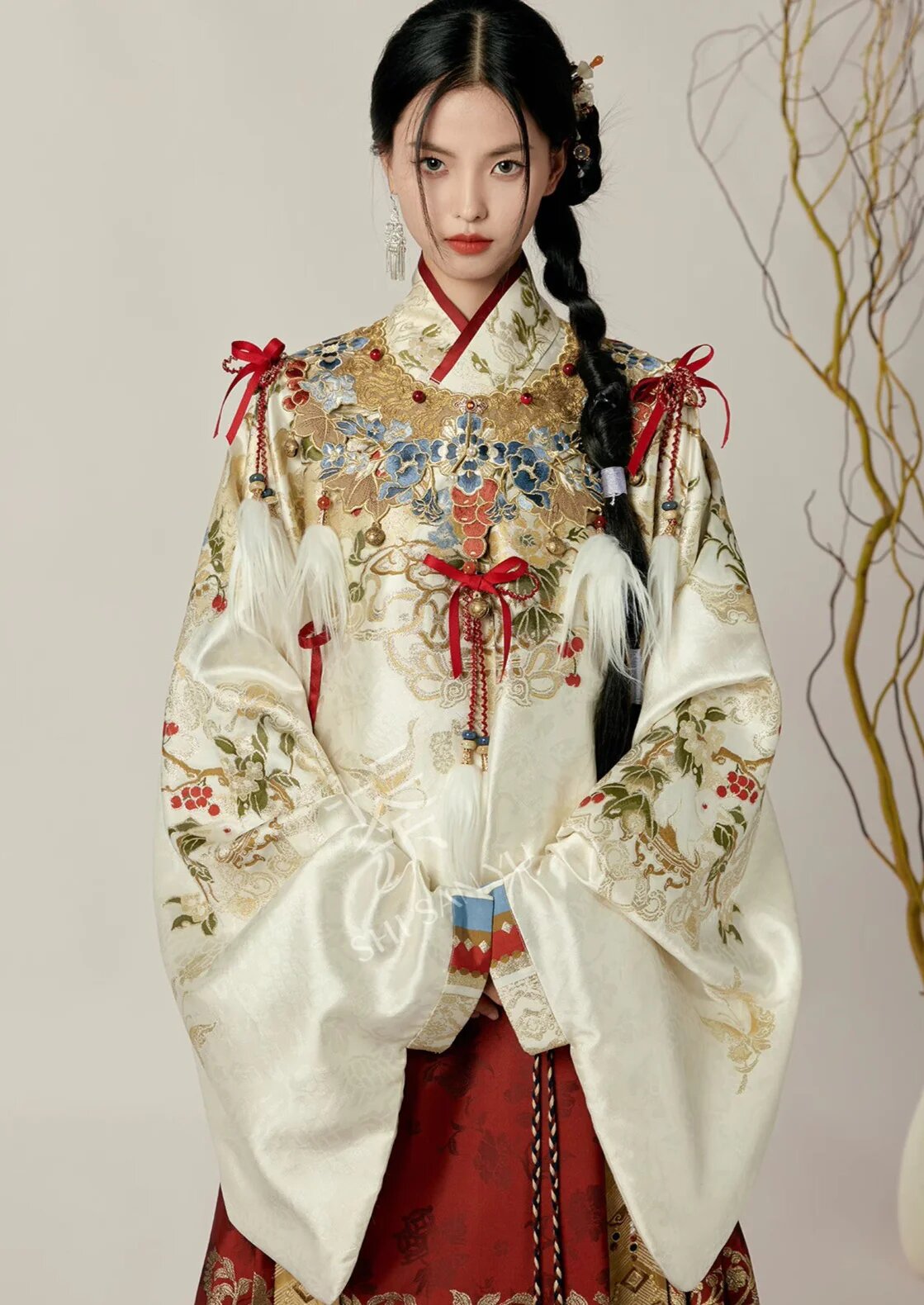 The Splendor of Green Hanfu Cheongsam A Journey into Traditional Chinese Elegance The Splendor of Green Hanfu Cheongsam A Journey into Traditional Chinese Elegance