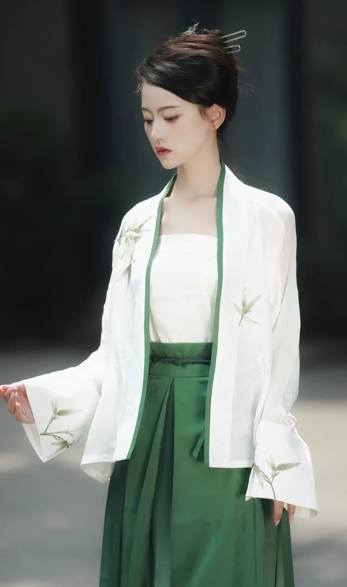 Slimming Hanfu Costumes for Women:An Ancient Beauty in Modern Times Slimming Hanfu Costumes for Women:An Ancient Beauty in Modern Times