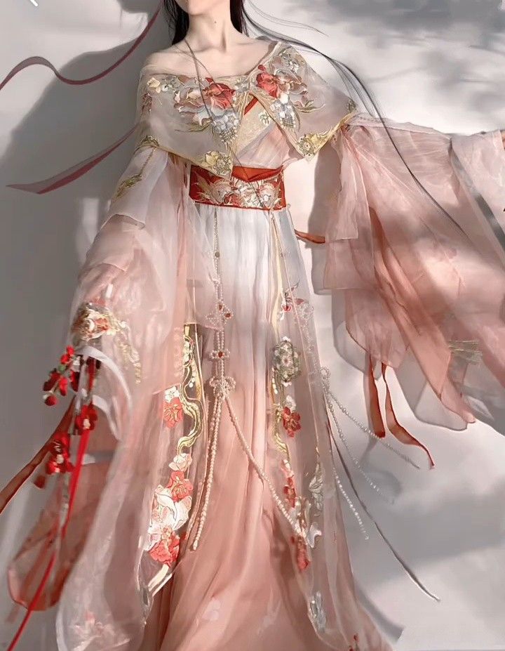 Embracing Summer in a Cheongsam Jacket Embracing Summer in a Cheongsam Jacket