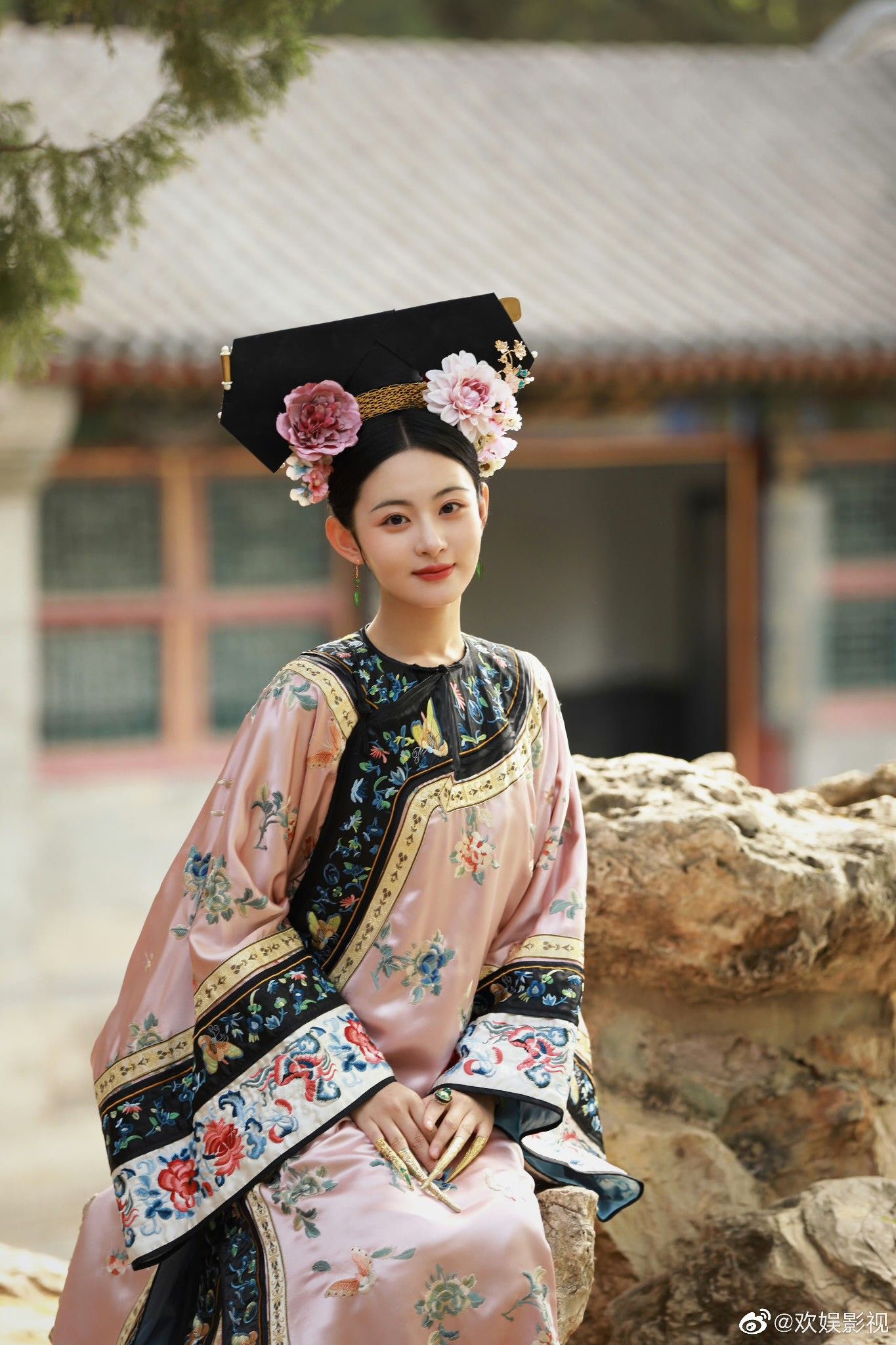 The Cheongsam-Inspired Fashion of Junior High School Girls:A Cultural Blend The Cheongsam-Inspired Fashion of Junior High School Girls:A Cultural Blend